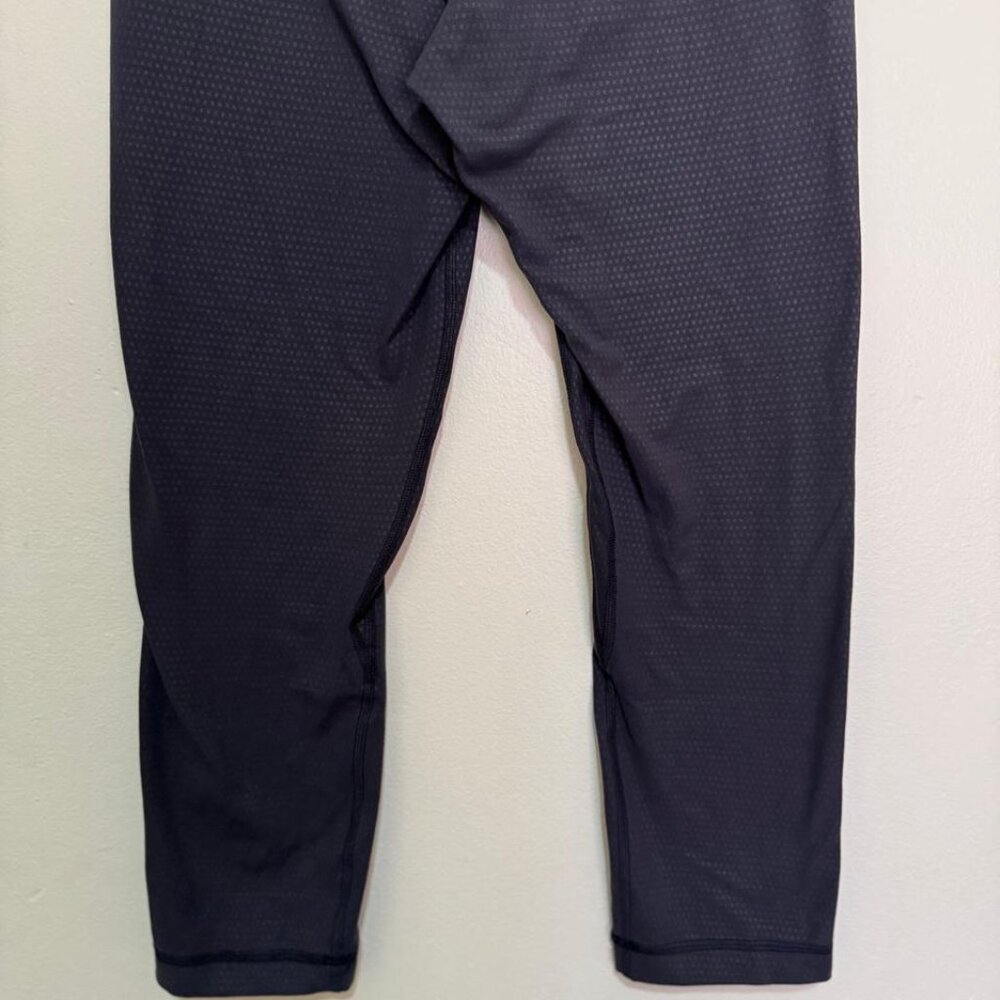 Lululemon Black Align 21 Inch Yoga Leggings Style LW6BSHS Size 6 - Picture 6 of 7